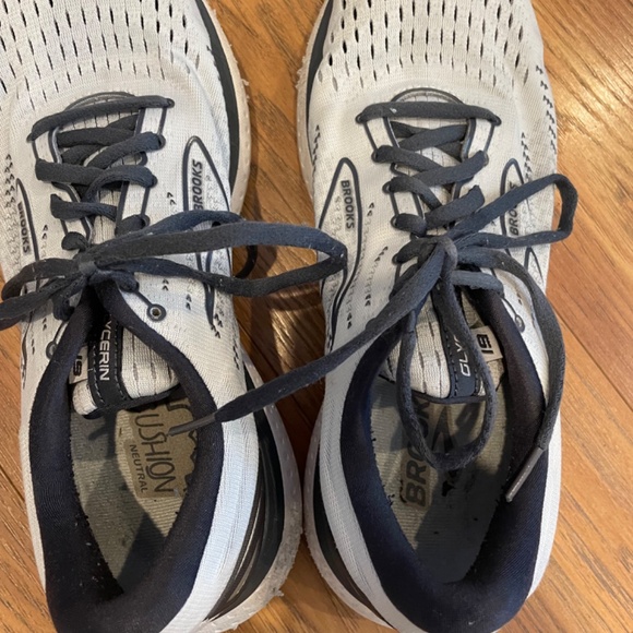 Brooks Glycerin 19 Running Shoe White/Grey Size 11 Women’s Wide - Picture 3 of 4